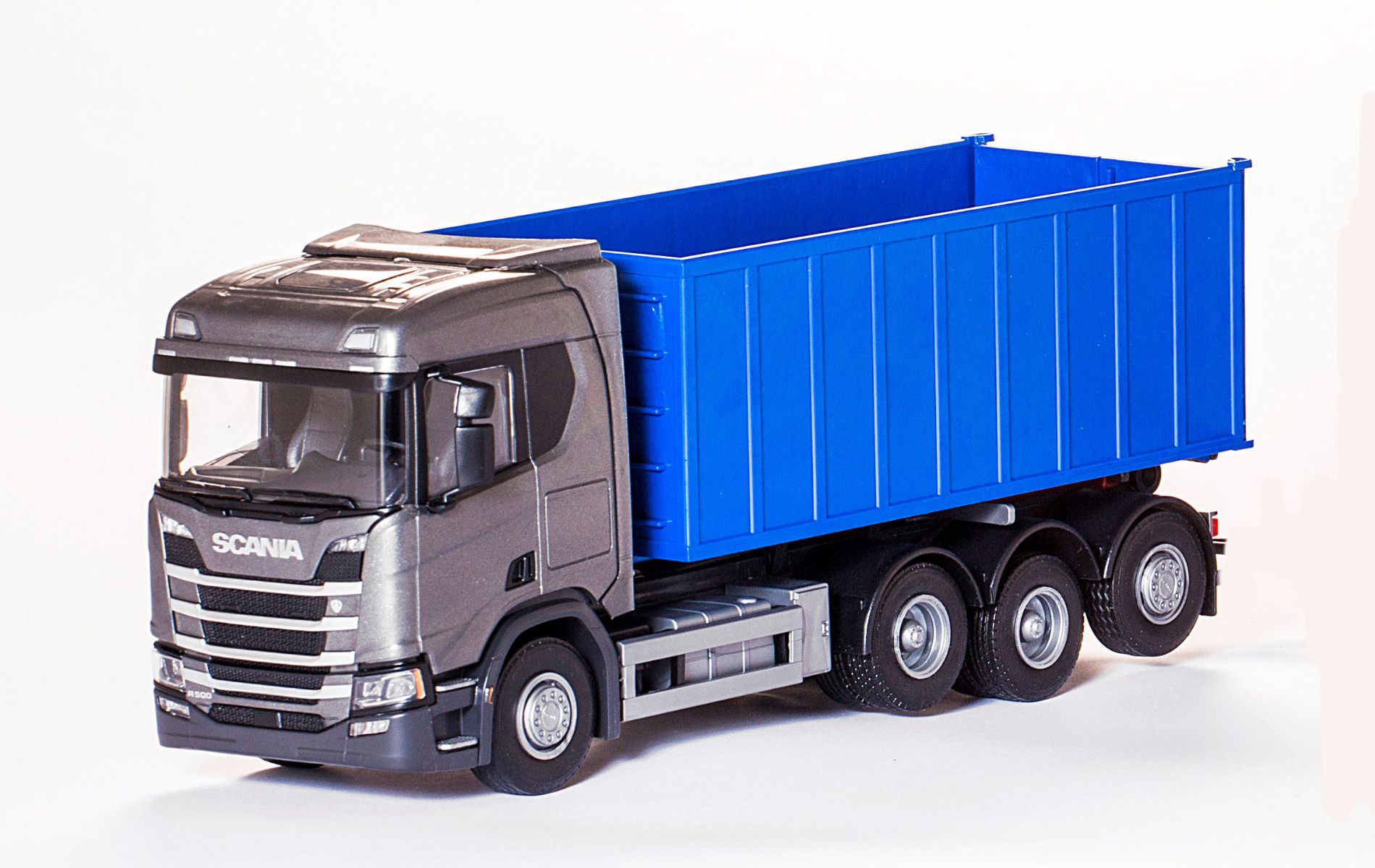 Scania CR 8x4 with Drop-Off Container Grey - 1:25