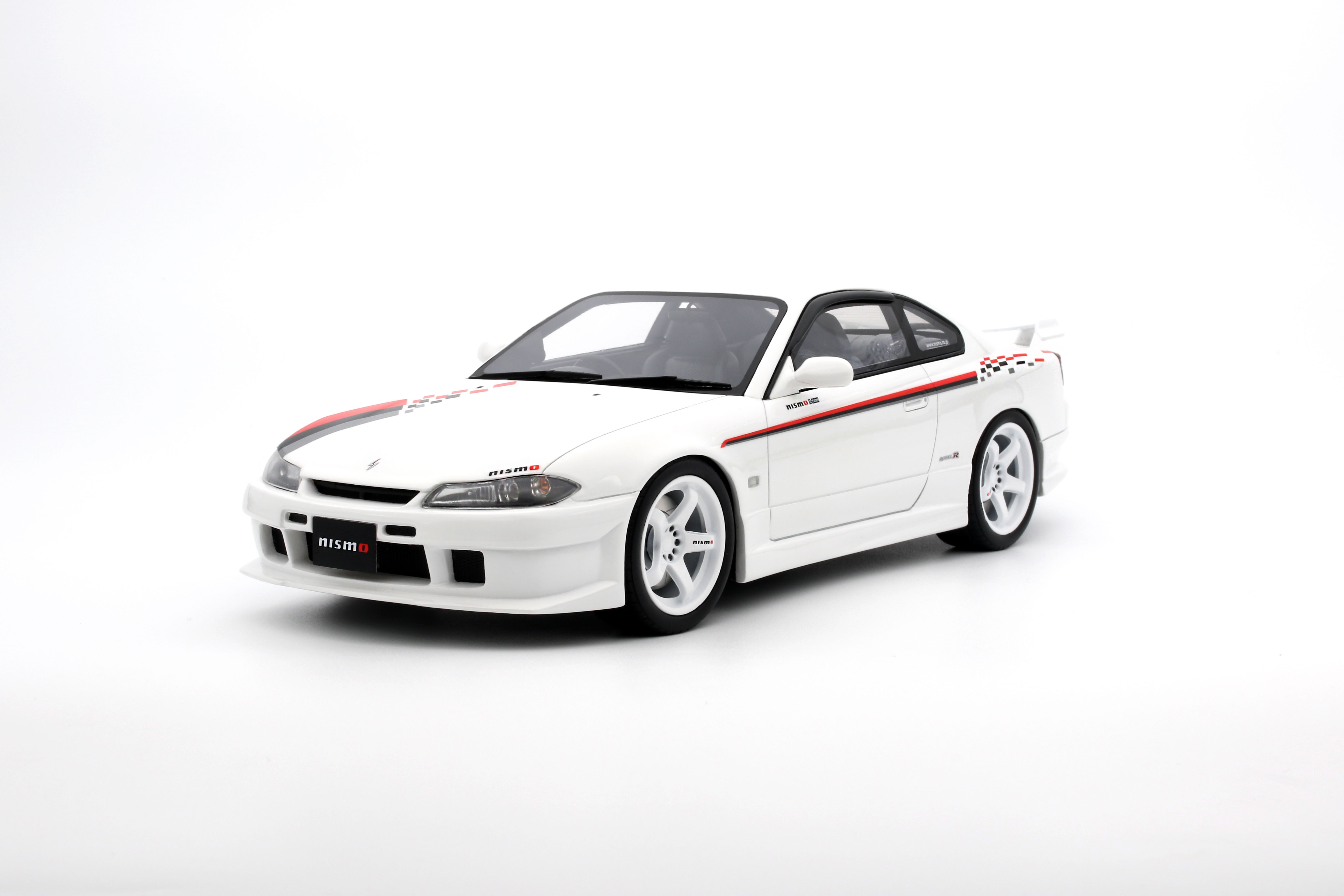 Nissan Silvia Spec-R Nismo Aero S15 2000 White - 1:18