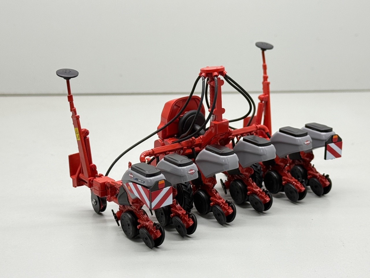 Kuhn Kosma TSE 6-rows Drill Machine without tank Grey Limited Edition - 1:32
