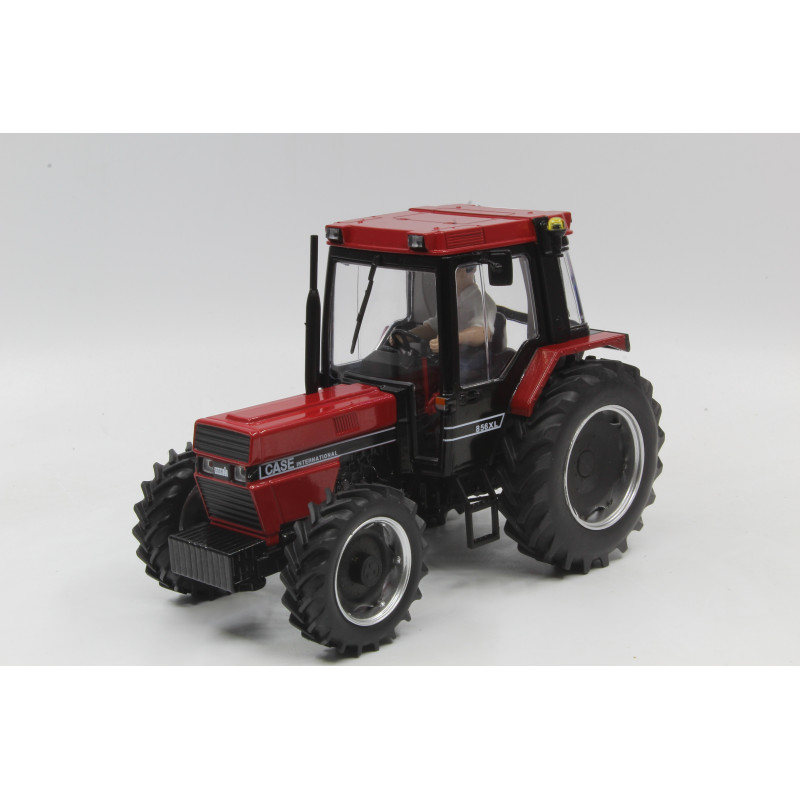 Case IH 856 XL met Dubbellucht - Chartres 2020